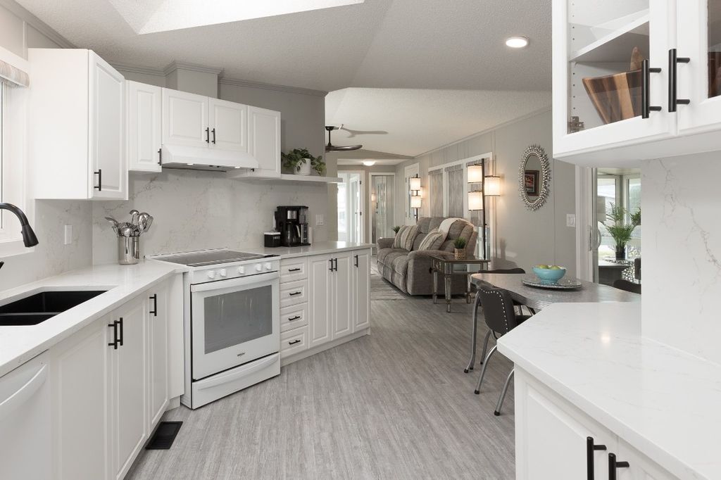 listing image 16518365250554336029