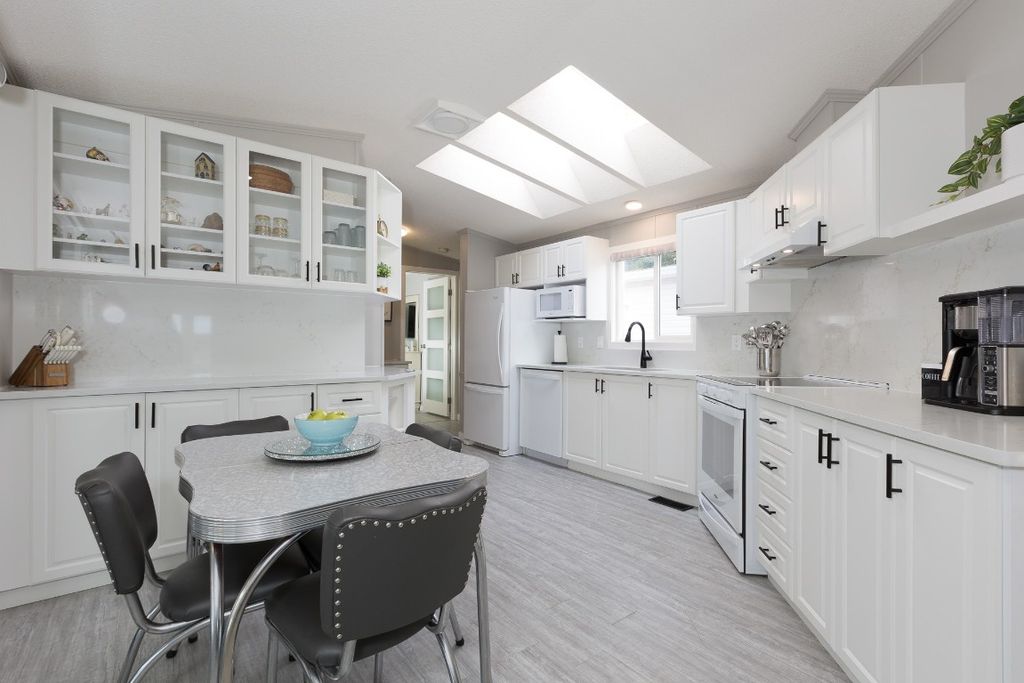 listing image 16518393191137826711