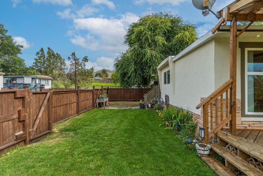 listing image 16515351046944357285