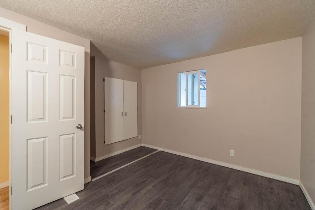 listing image 16511802063233468593