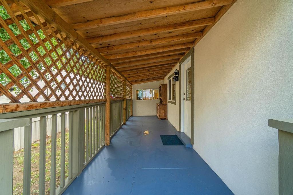 listing image 16514279838447447815