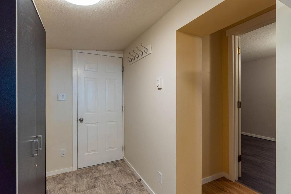 listing image 16511226328730407275