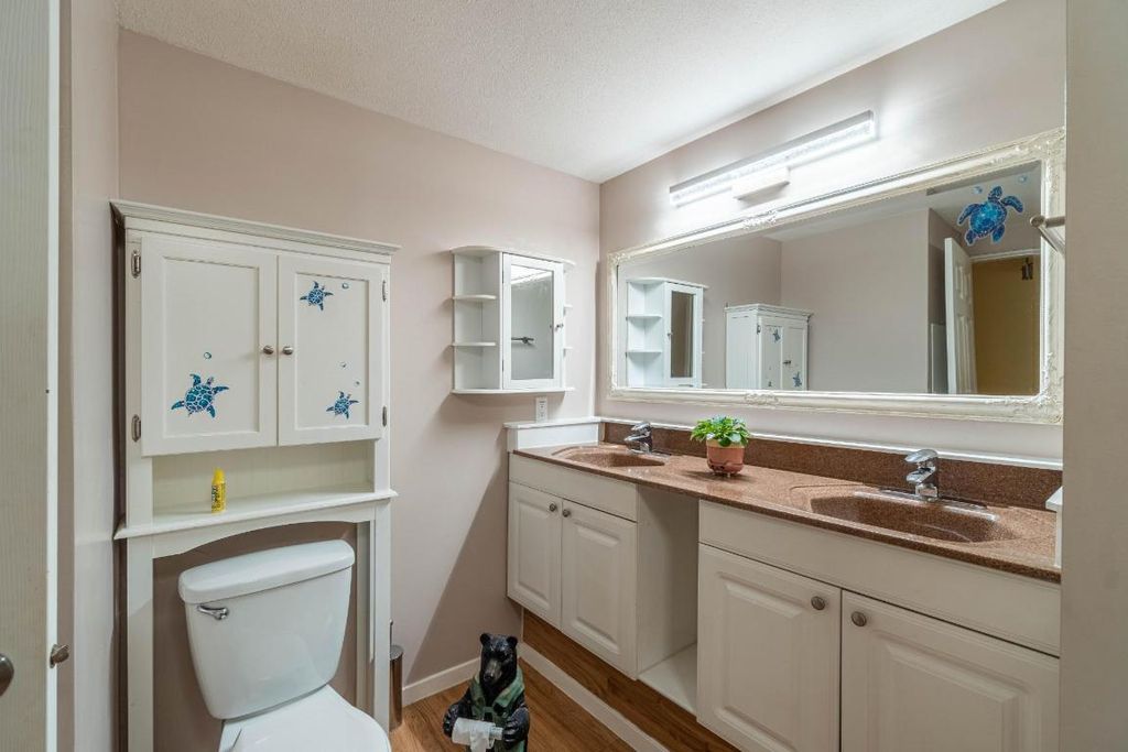 listing image 16519800934553462767