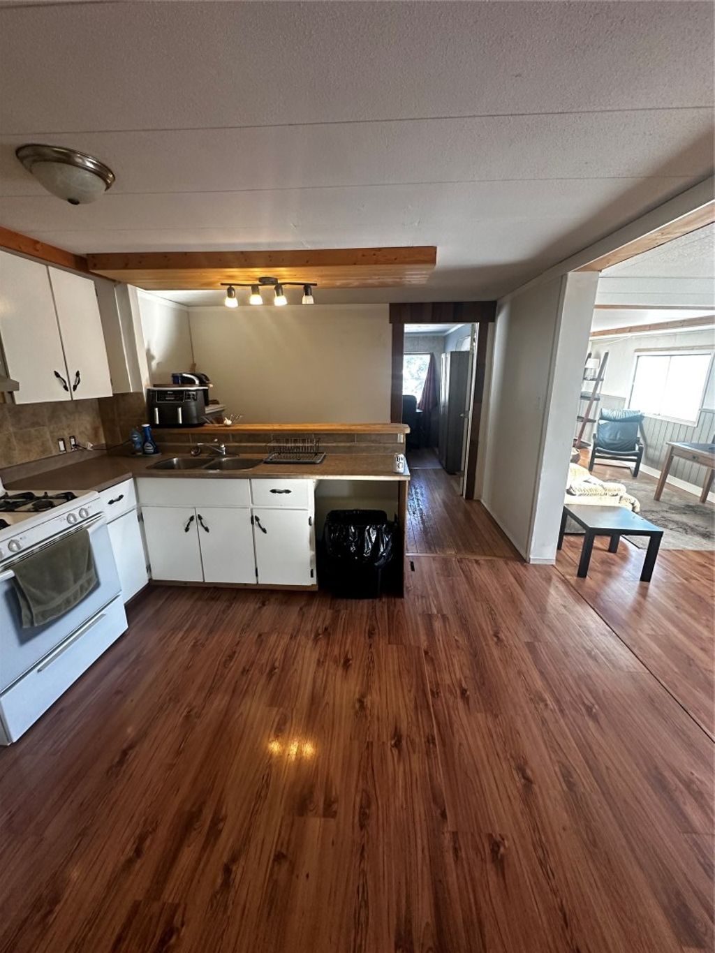 listing image 16515850844733077029