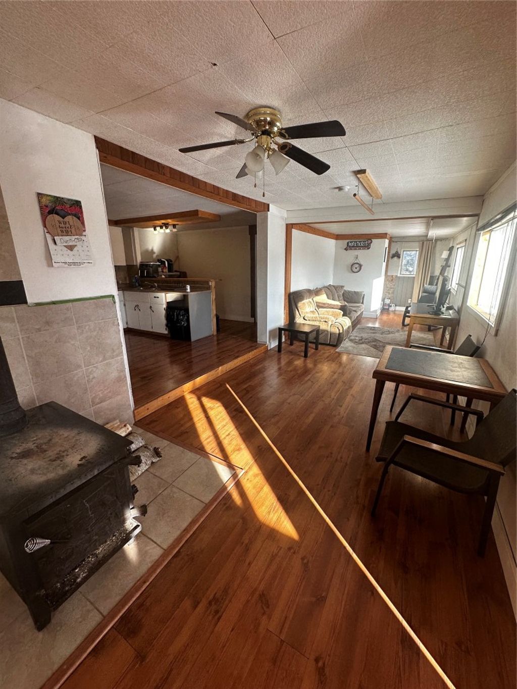 listing image 16515249385815863437