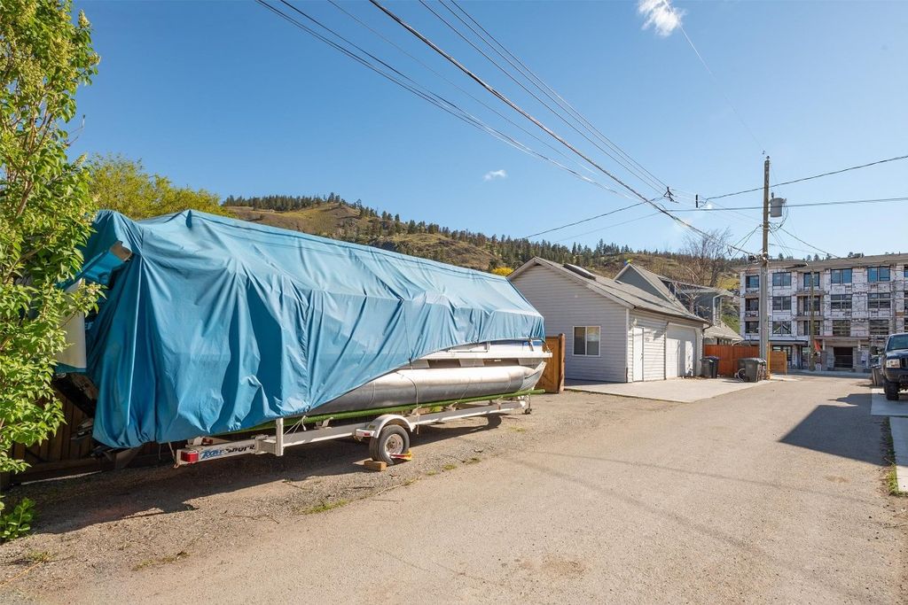 listing image 16518634972352335402