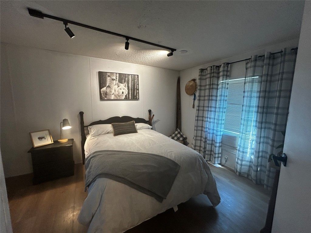 listing image 16517749076395387128