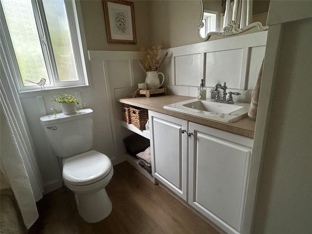 listing image 16513098070052241016