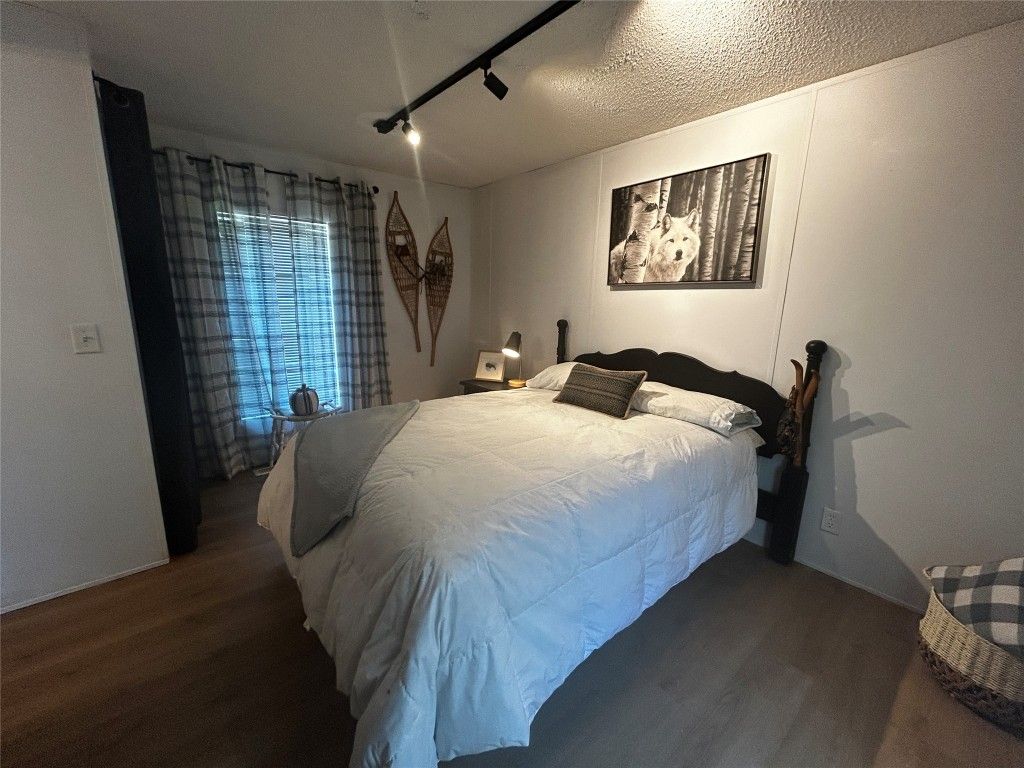 listing image 16515431499561030750