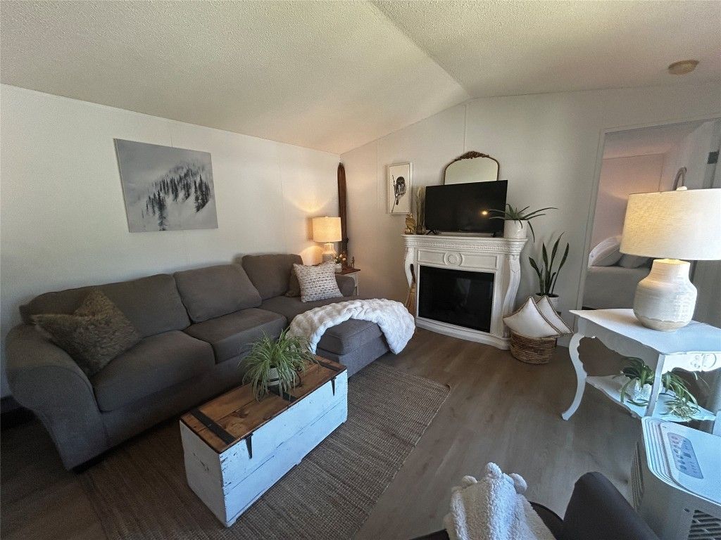 listing image 16514078829432377216