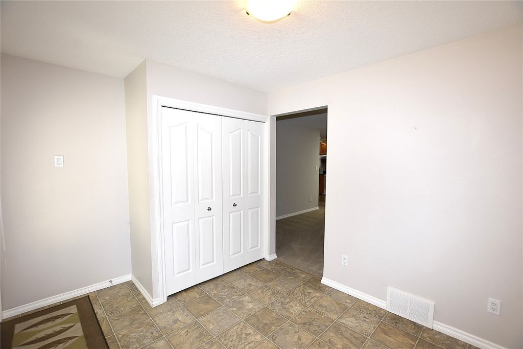 listing image 16514885236379526450