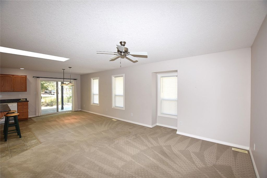 listing image 16512552242063313407