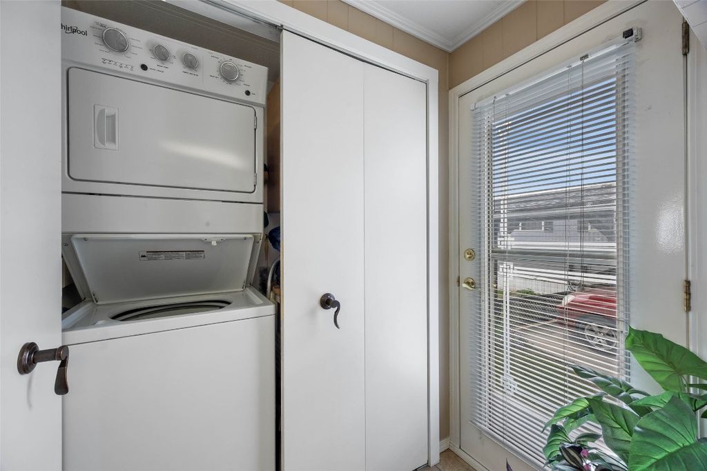 listing image 16519470367236534192