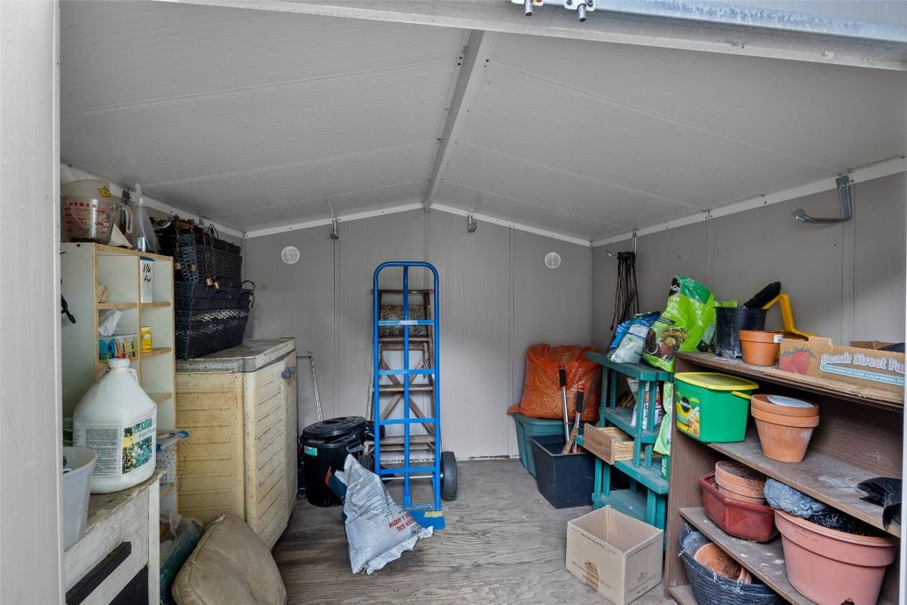 listing image 16512404190943843103