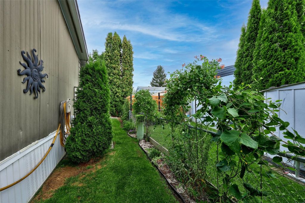 listing image 16512969616243655933