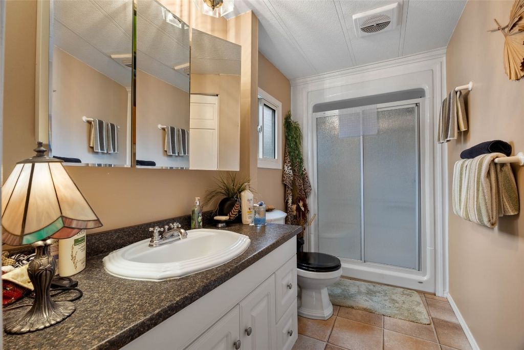 listing image 16514355511079719137