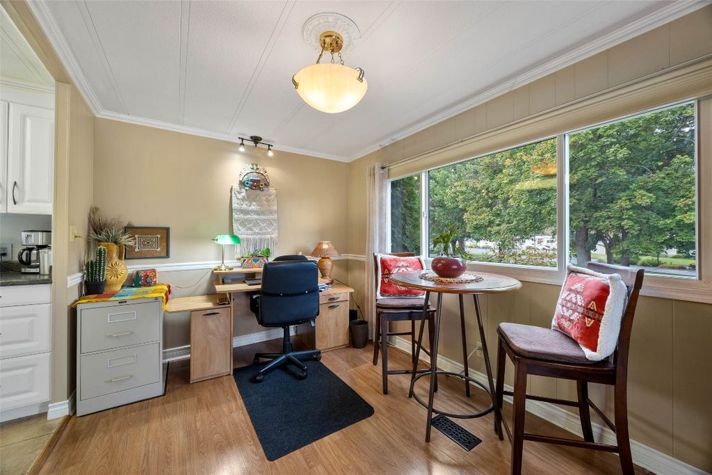 listing image 16519073553975611736