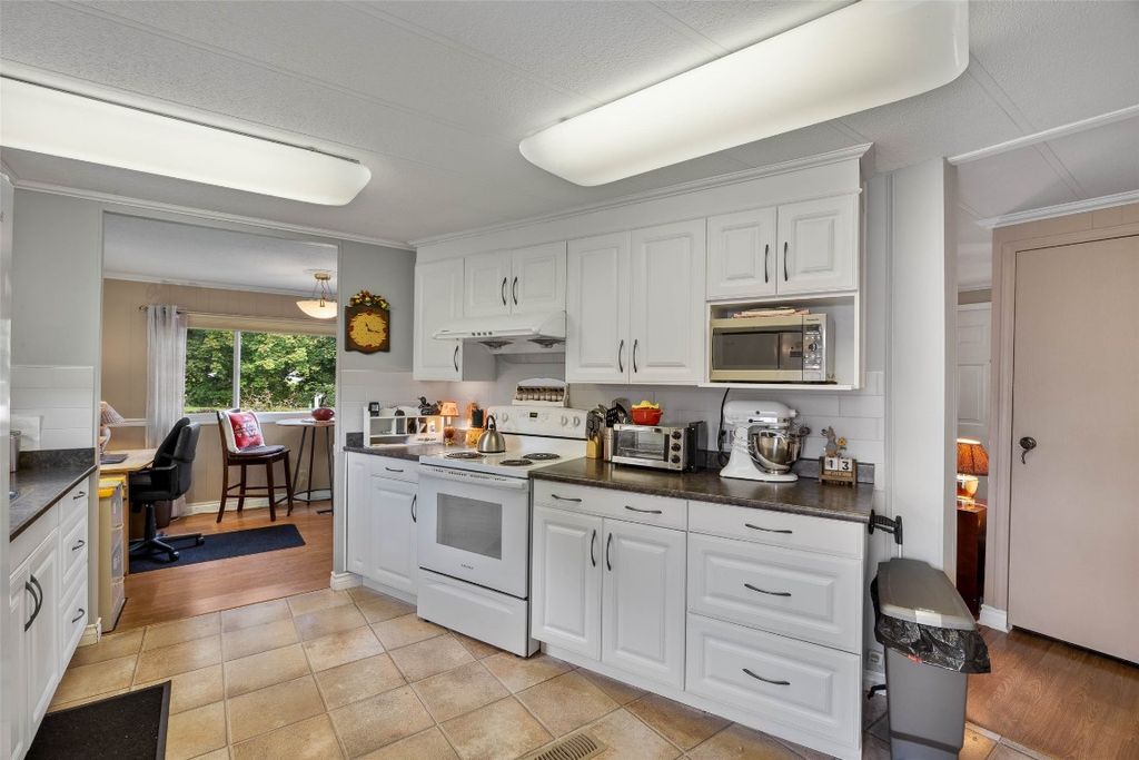 listing image 16519709885009680567