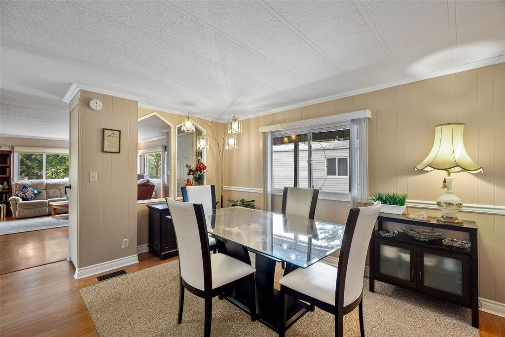 listing image 16510574045391054176