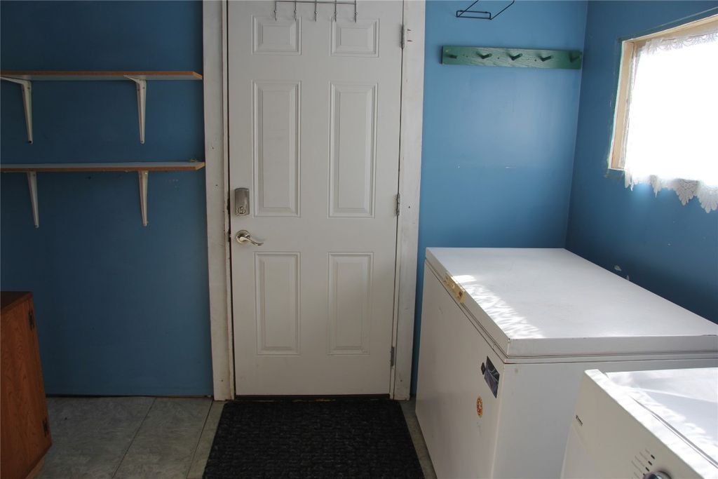 listing image 16516525353516988071