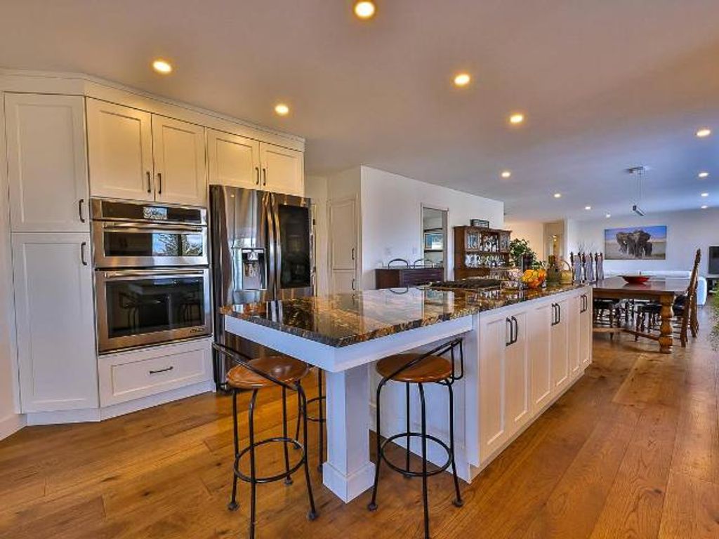 listing image 16512574604251326259