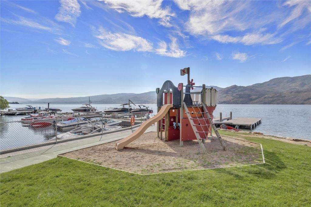 listing image 16519487236104737602