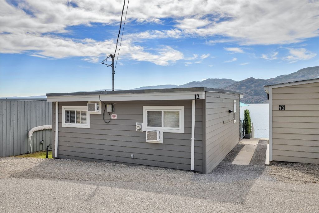 listing image 16518344614582048429