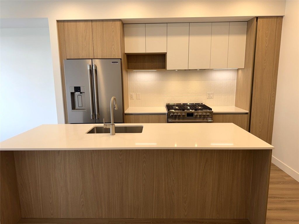 listing image 16513281513015036385