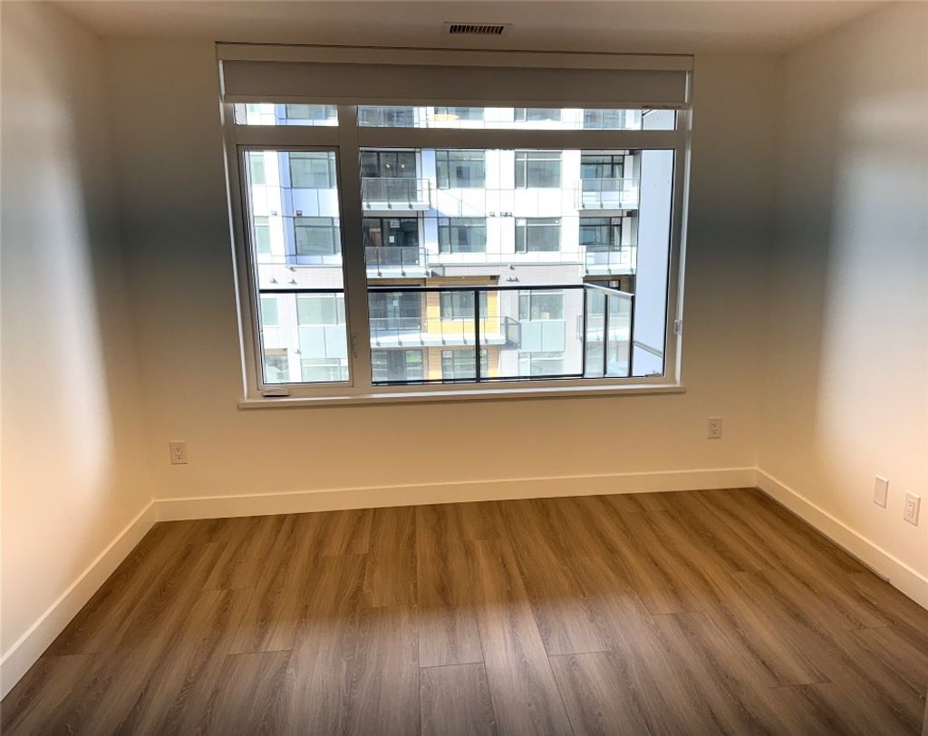 listing image 16514108165670934340