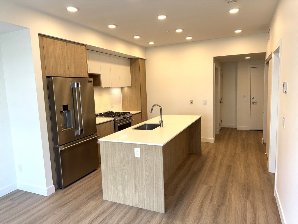 listing image 16512008850849991667