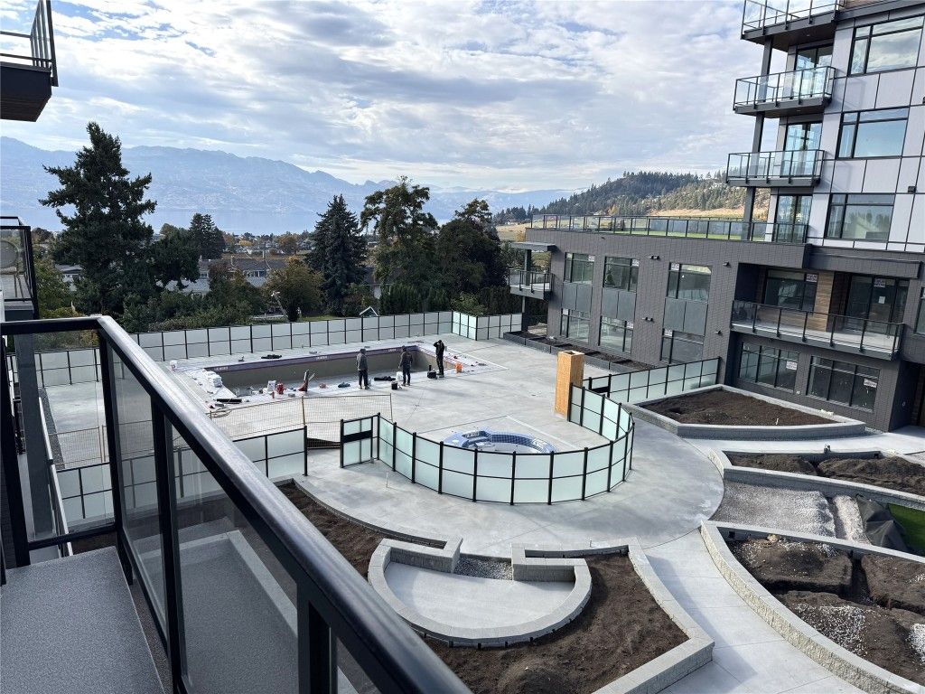 listing image 16515425909221898279