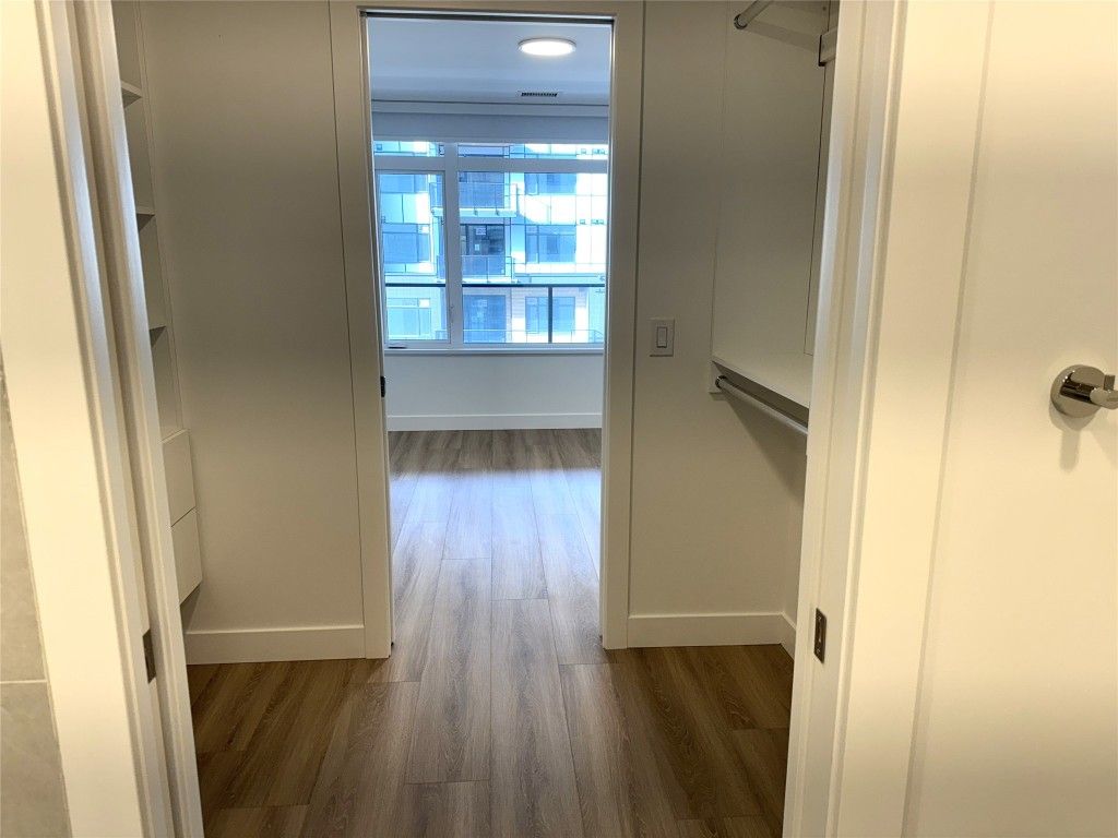 listing image 16510880697649802113