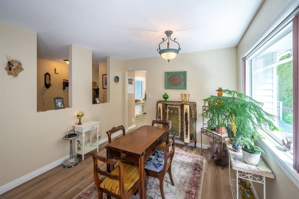 listing image 16510346413916777728