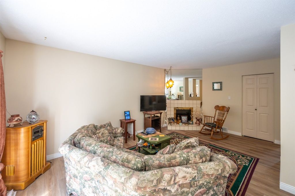 listing image 16517215745407809220
