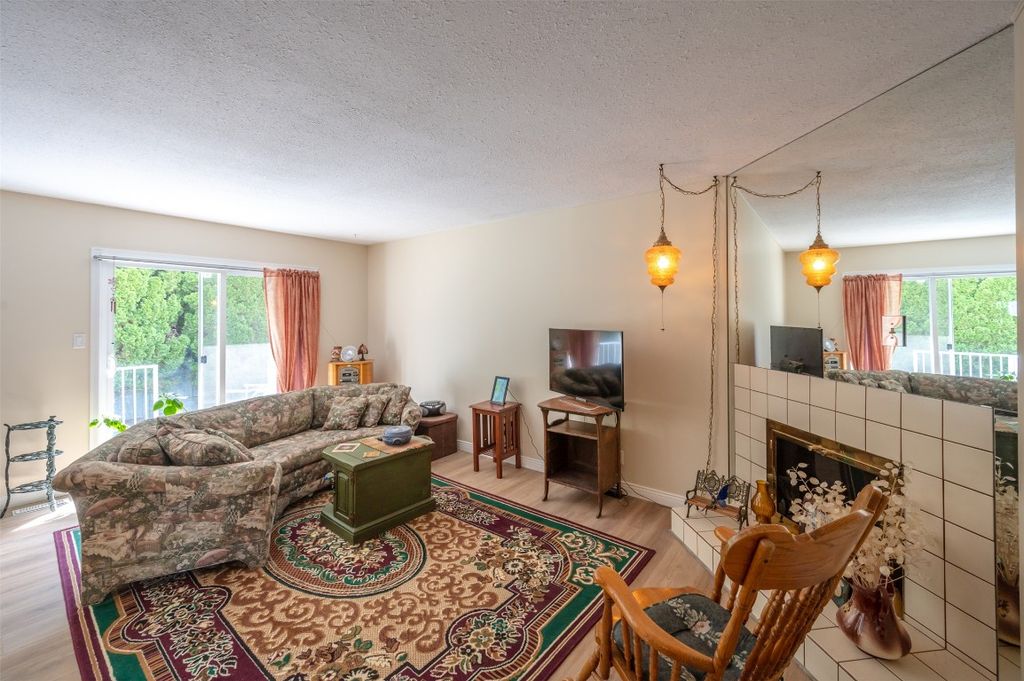 listing image 16514162849722885851