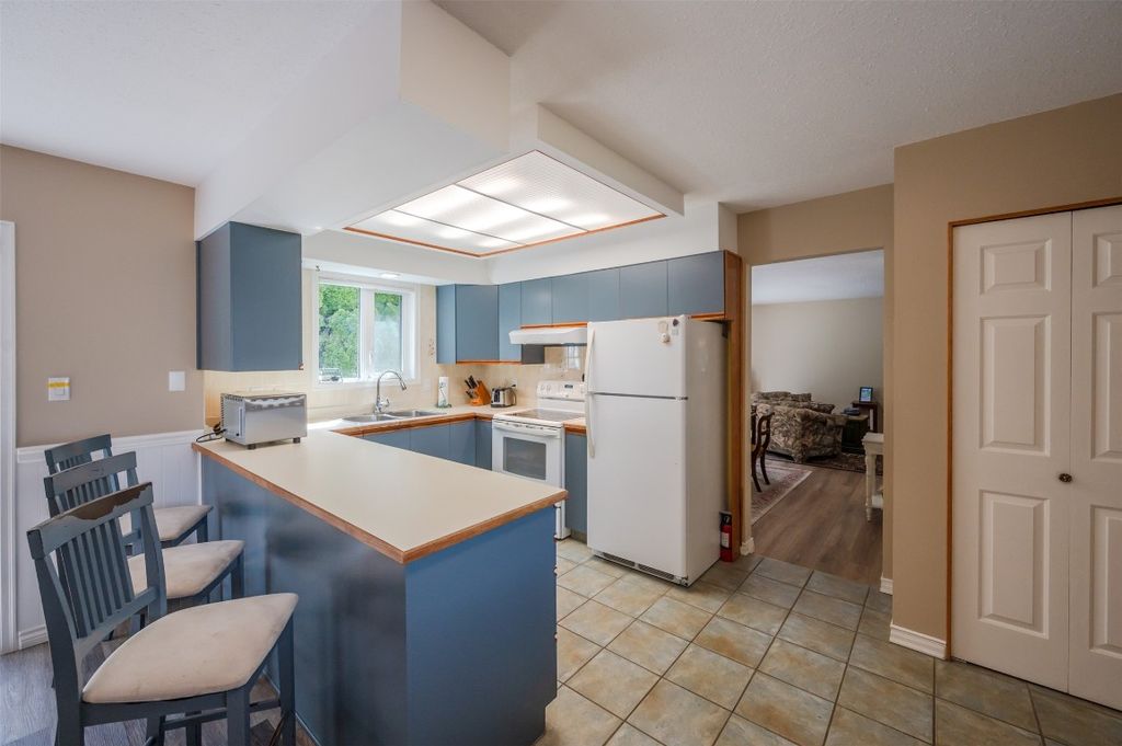 listing image 16516835213297176266