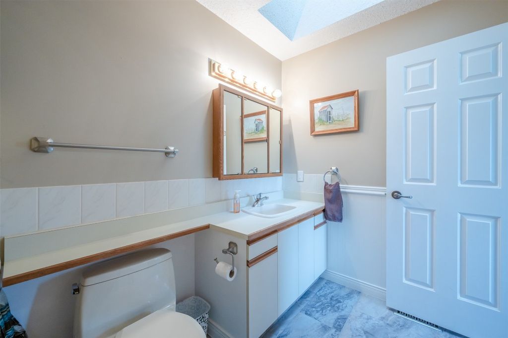 listing image 16517963203073564678