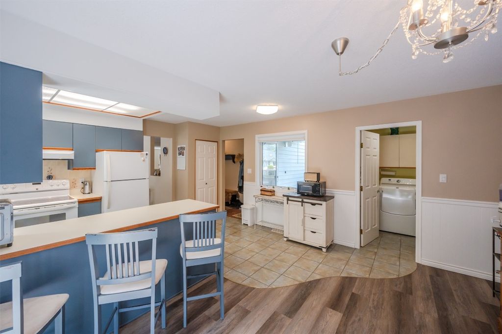 listing image 16519762576489093111