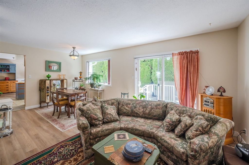 listing image 16510778513792063946