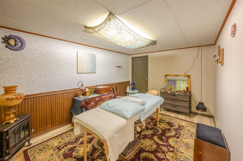 listing image 16516943034381763605