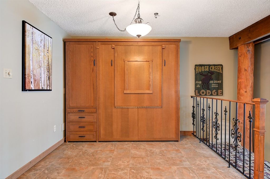 listing image 16513577791147966319