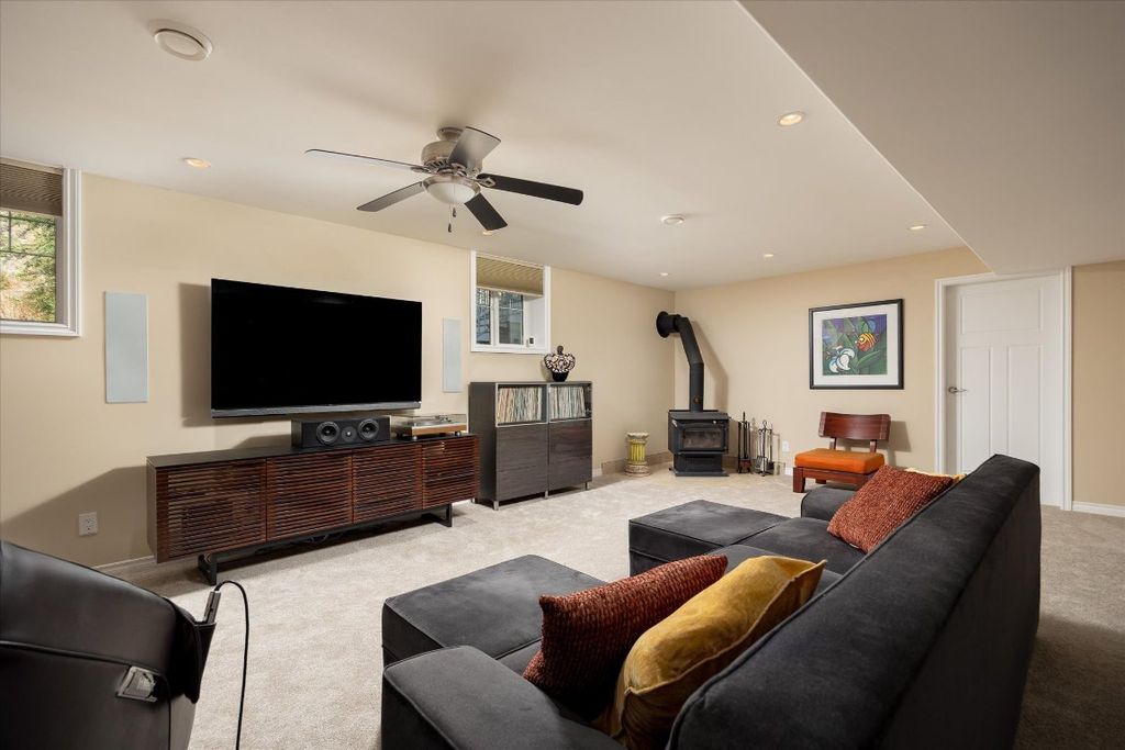listing image 16519282361216096006