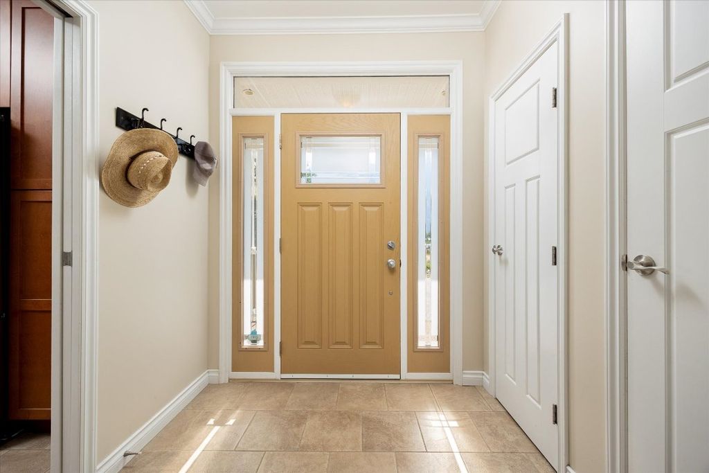 listing image 16518315956242849905