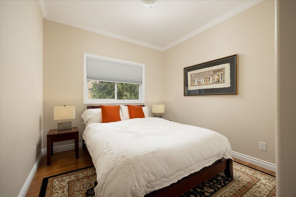 listing image 16516861208320631565