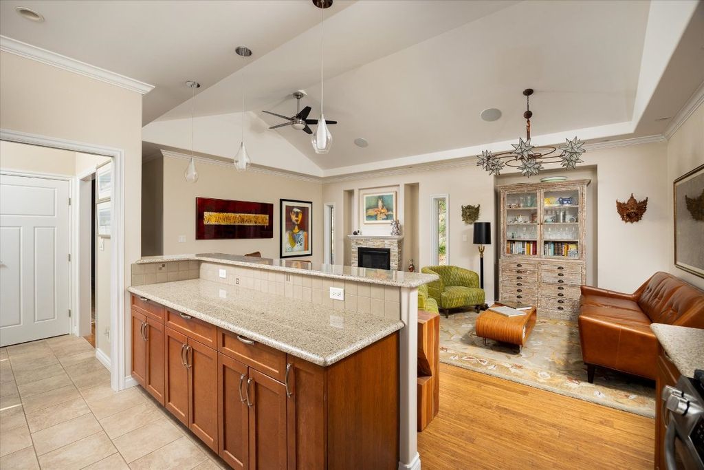 listing image 16518288458271293400