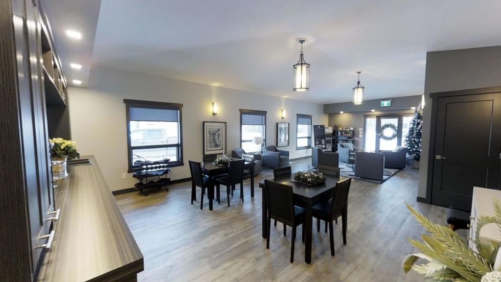 listing image 16511036731523912386