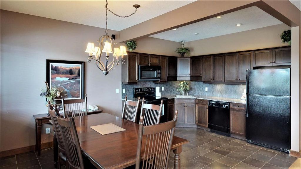 listing image 16517878648759254851