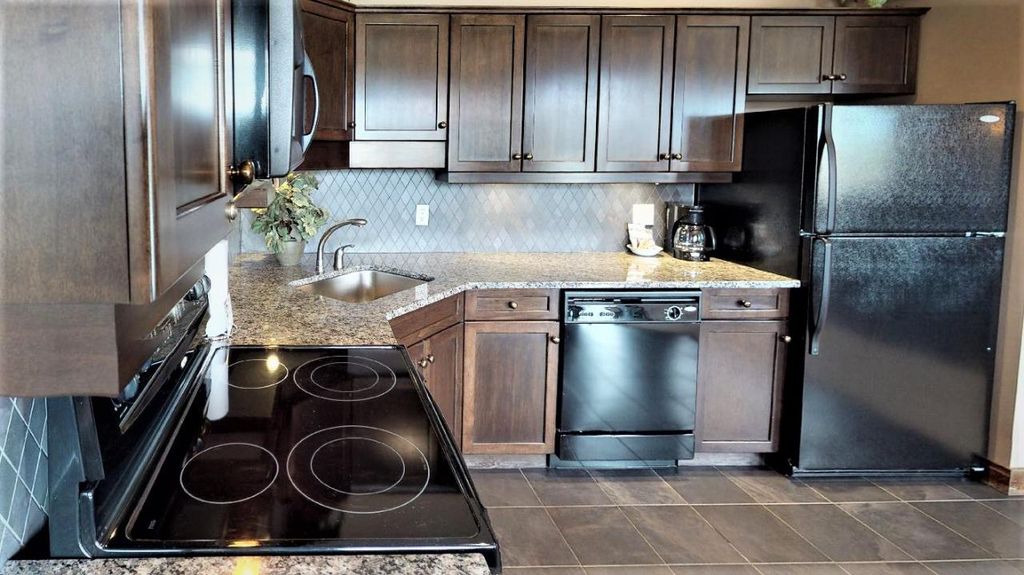 listing image 16517266544882232336