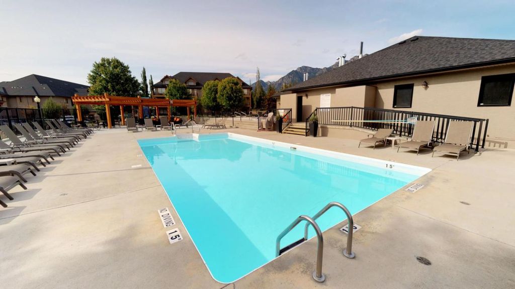 listing image 16515690541780054600