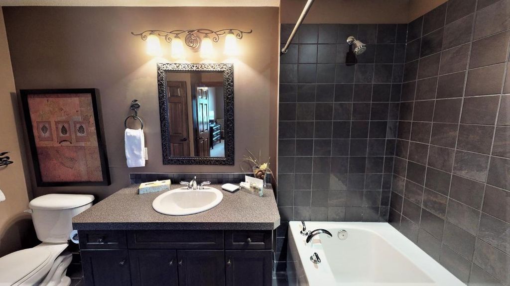 listing image 16515114749893695397